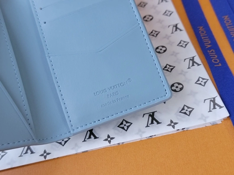 Cozy LX Wallets 7664