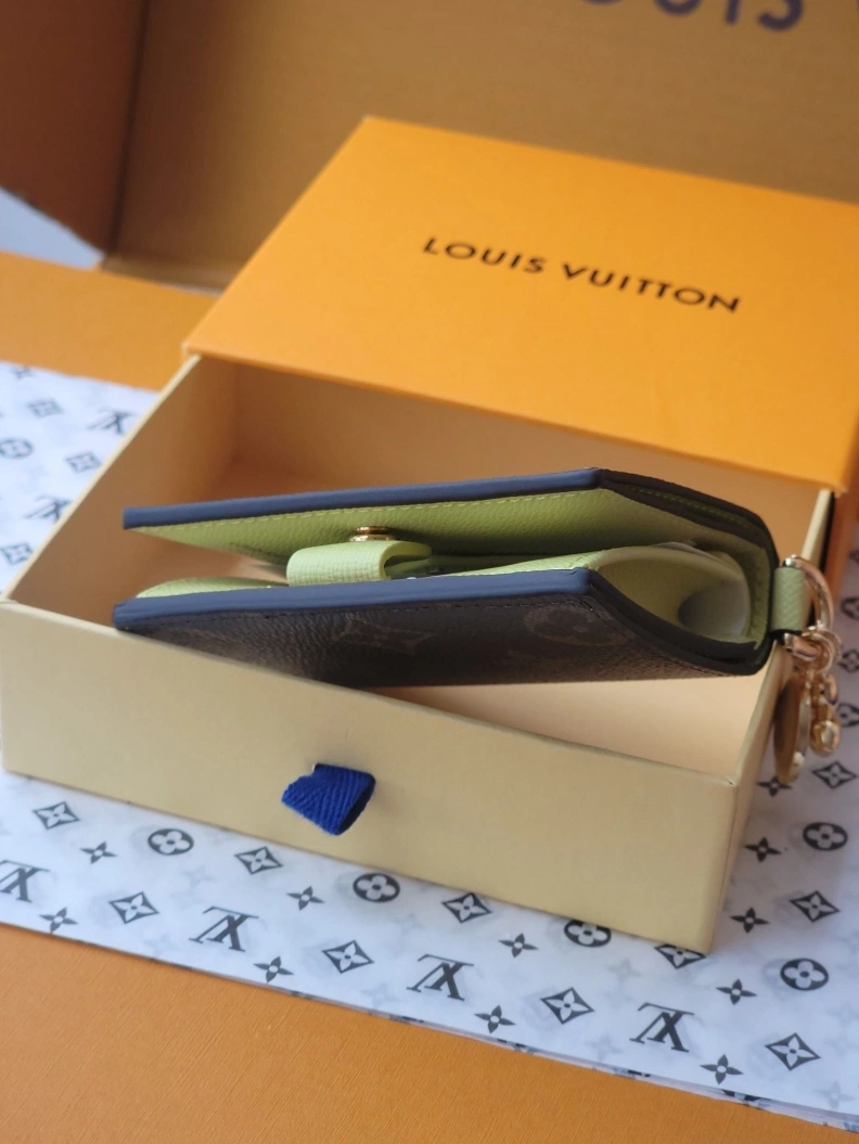 Affordable LX Wallets 7665