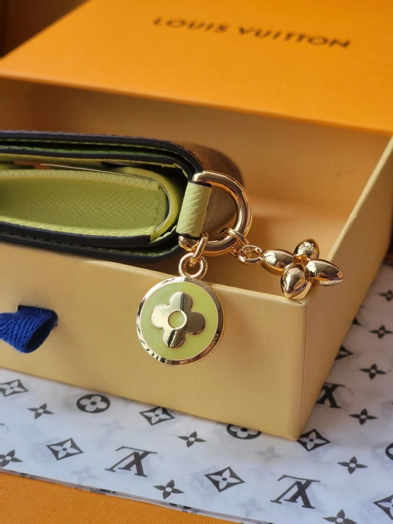 Affordable LX Wallets 7665