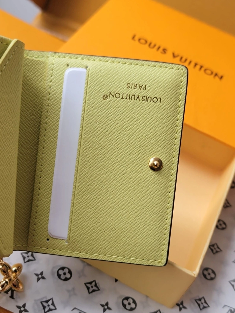 Affordable LX Wallets 7665