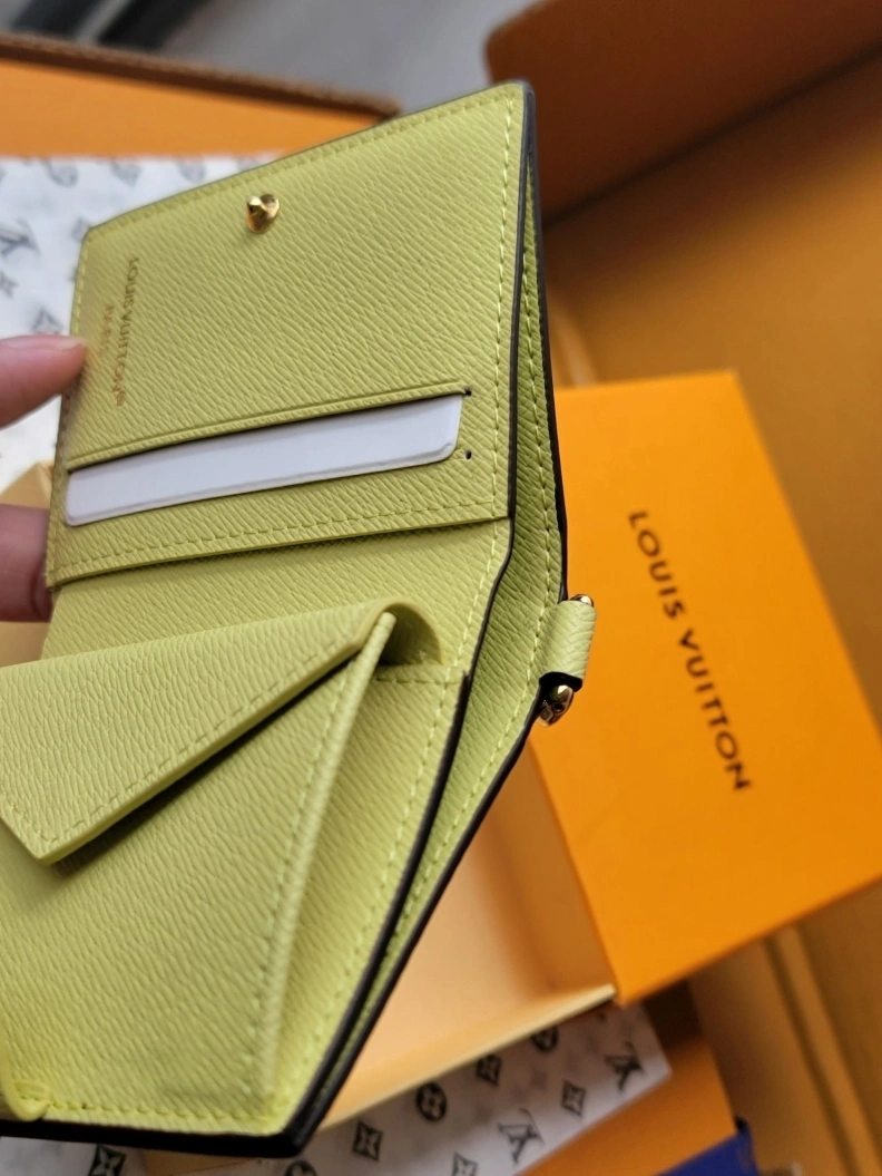 Affordable LX Wallets 7665