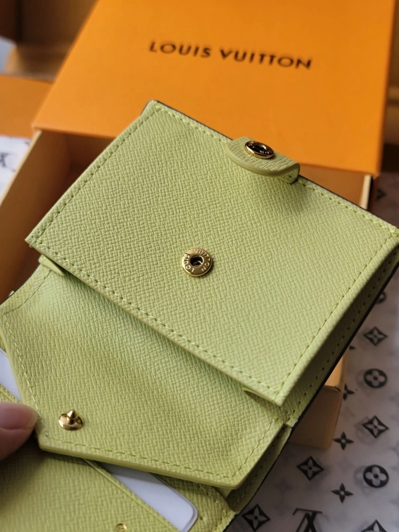 Affordable LX Wallets 7665