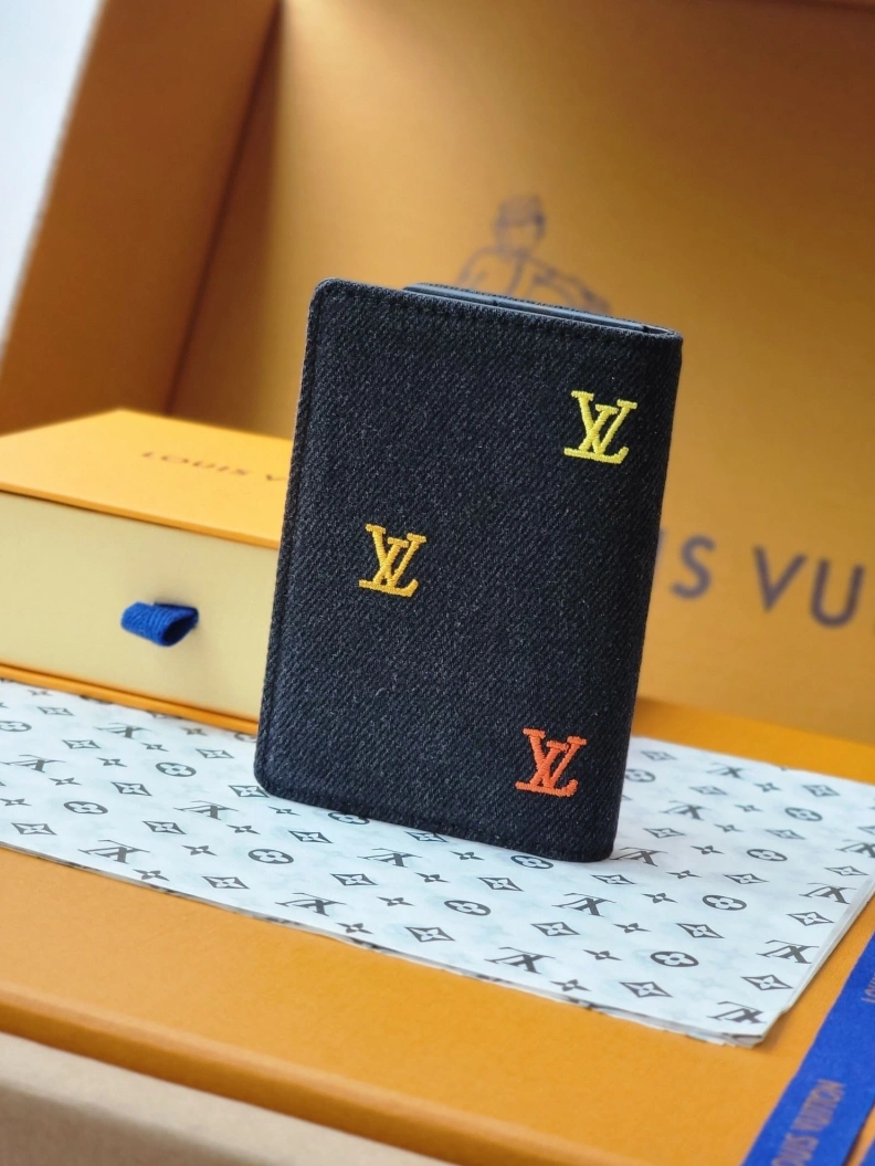 Breathable LX Wallets 7659