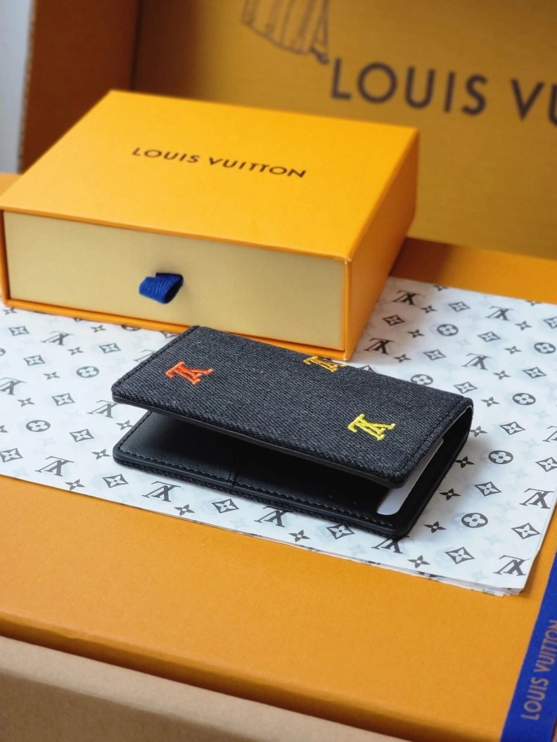 Breathable LX Wallets 7659