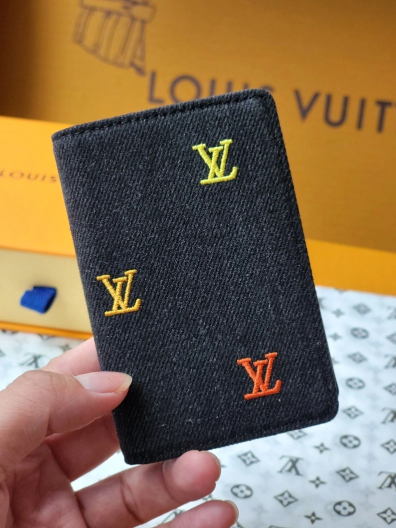 Breathable LX Wallets 7659