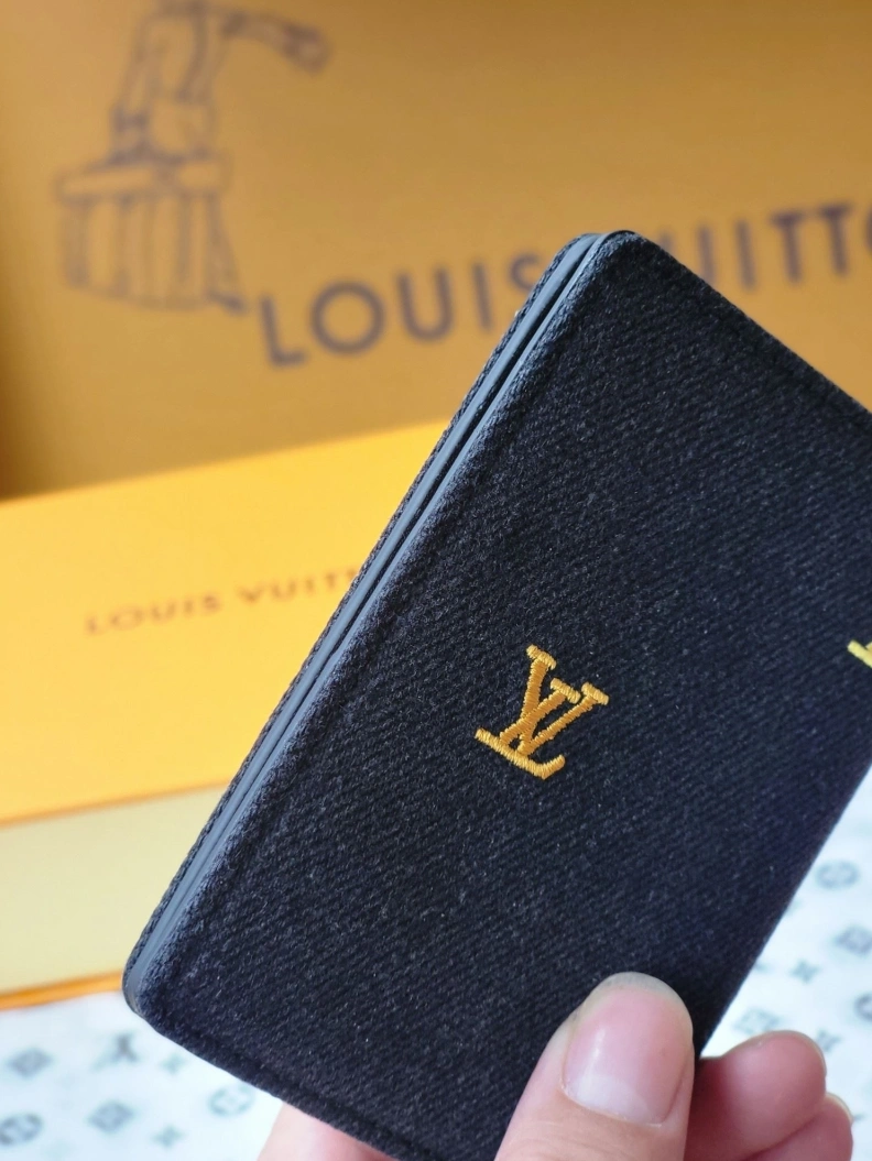 Breathable LX Wallets 7659