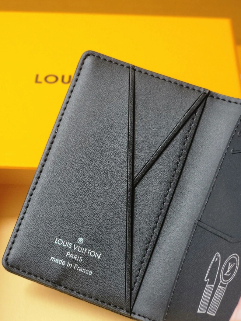 Breathable LX Wallets 7659