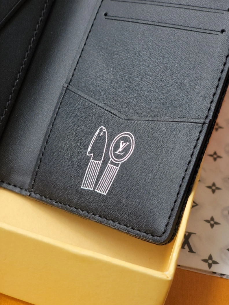 Breathable LX Wallets 7659