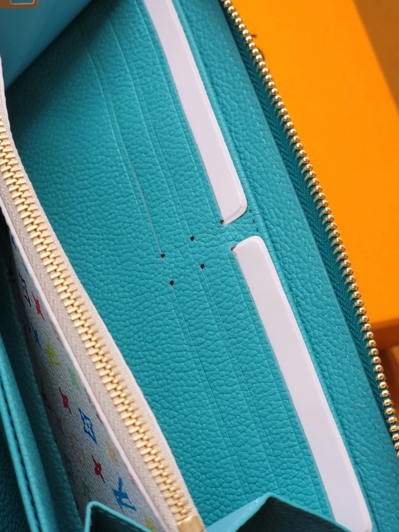 Breathable LX Wallets 7632