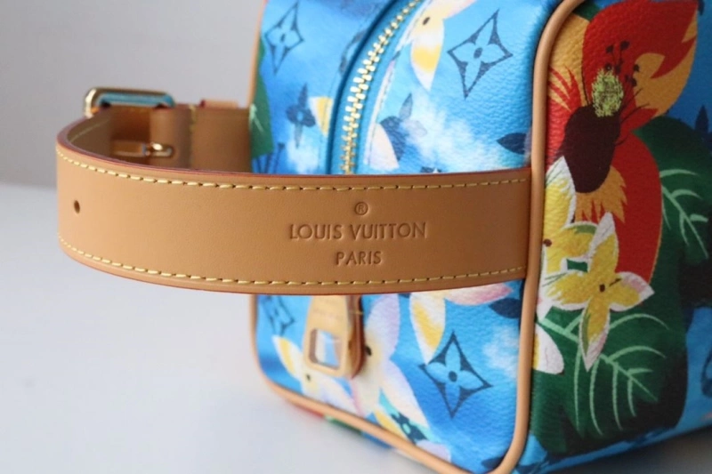 Soft LX Cosmetic Bags 18980