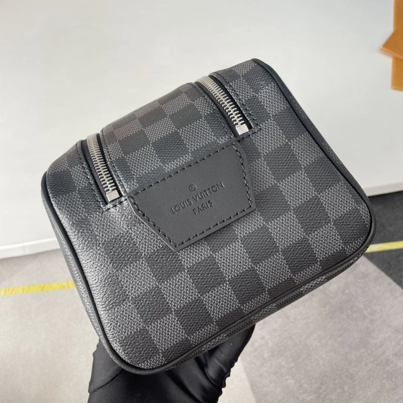 Efficient LX Cosmetic Bags 18988