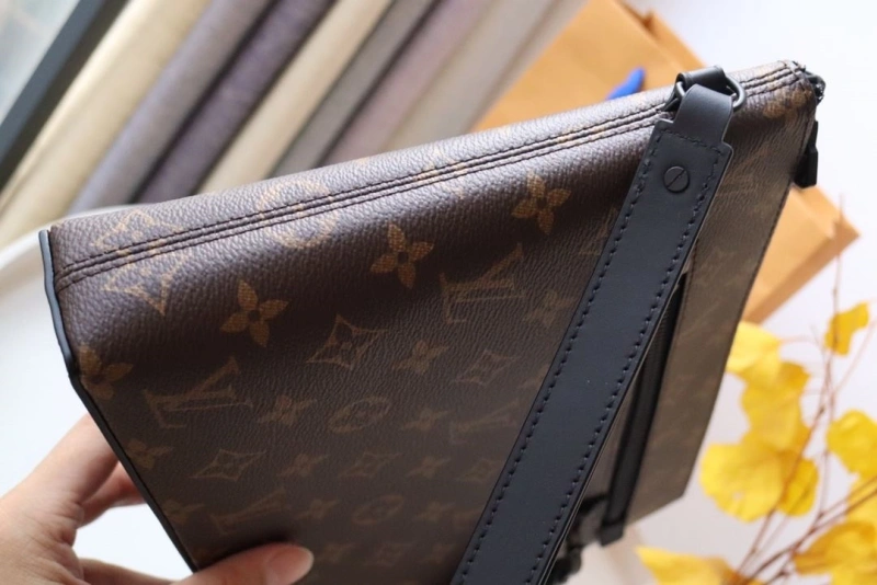 LX Clutch Bags Soft 18995