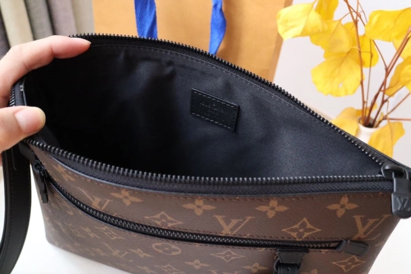 LX Clutch Bags Soft 18995