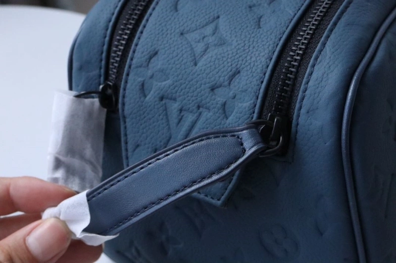 Comfortable LX Cosmetic Bags 18982