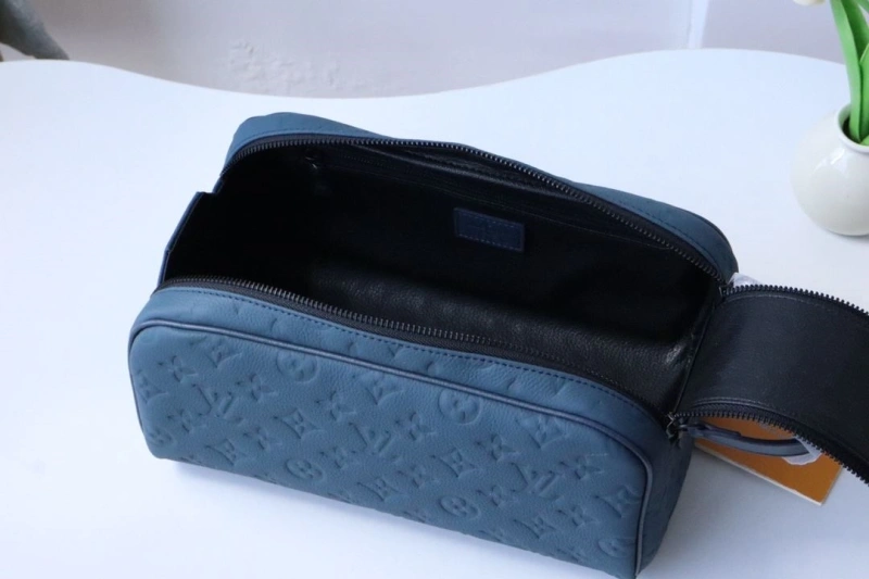 Comfortable LX Cosmetic Bags 18982
