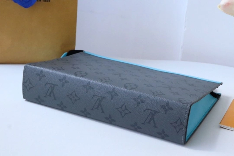 LX Clutch Bags Soft 19000