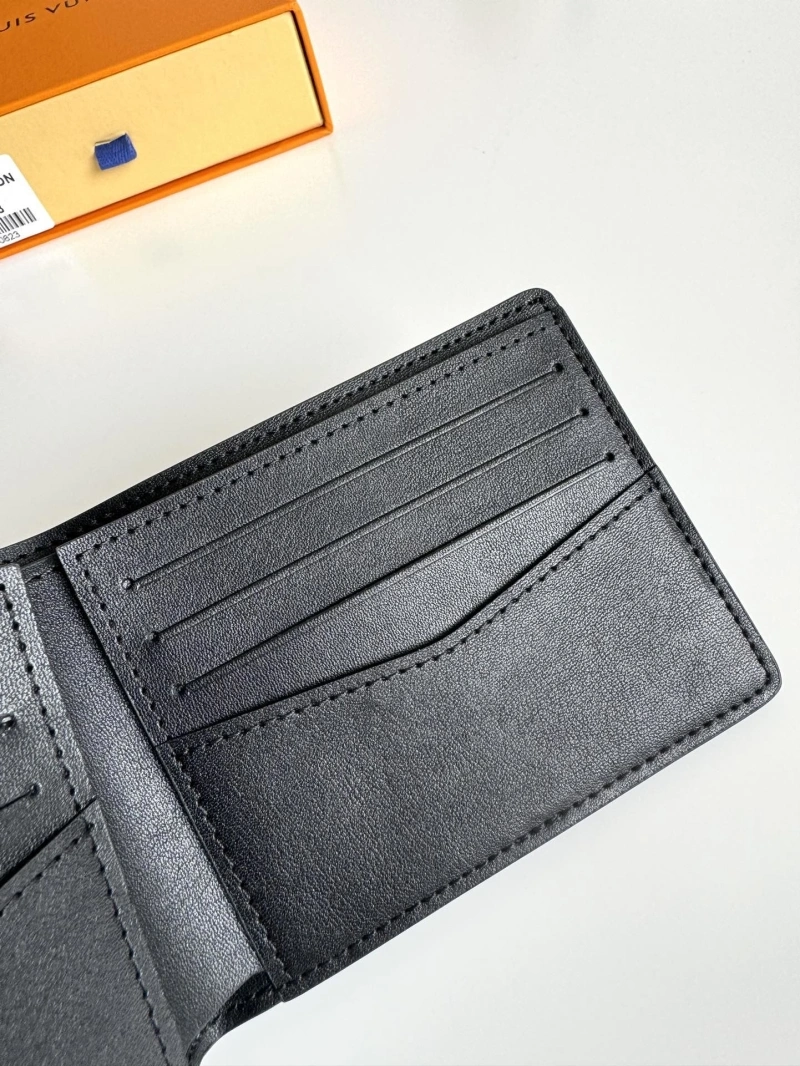 Resilient LX Wallets 18890
