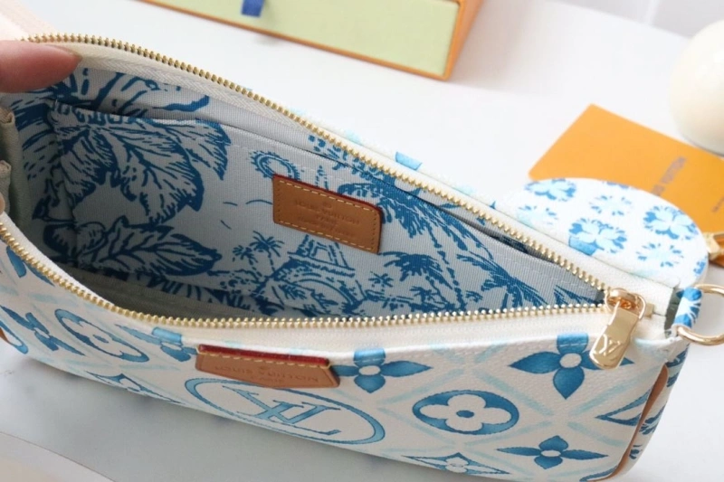 Resilient LX Clutch Bags 19003