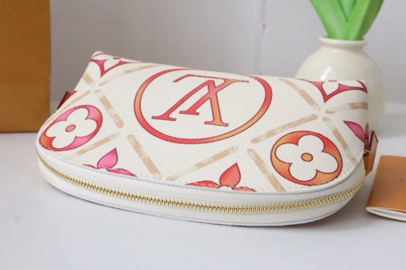 Breathable LX Clutch Bags 19004