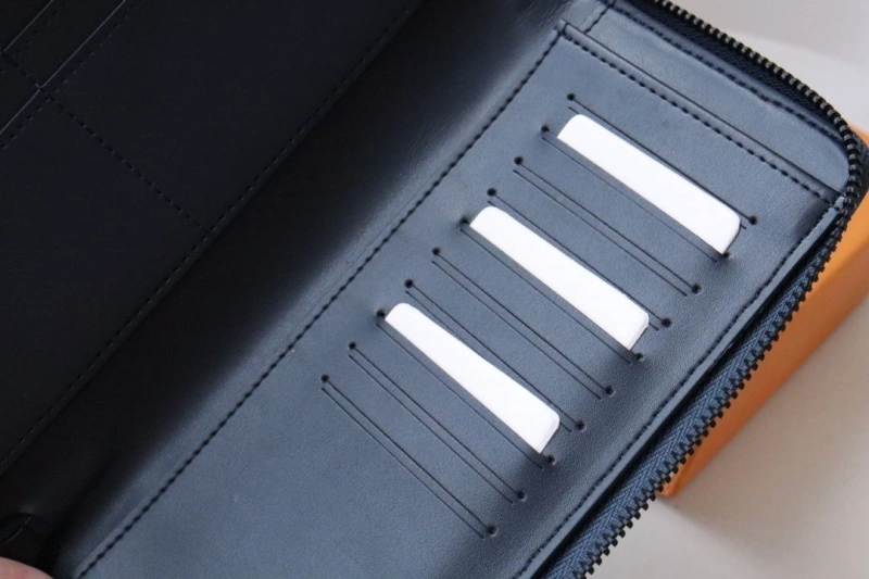 LX Wallets Flexible 18885