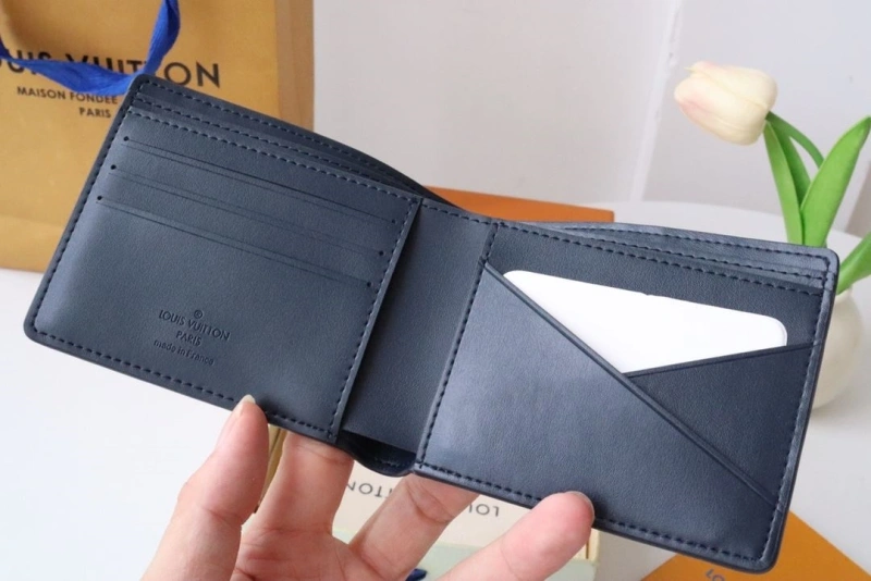 LX Wallets Refined 18892