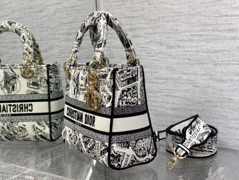 Versatile Dxxr Shopping Bags 61221