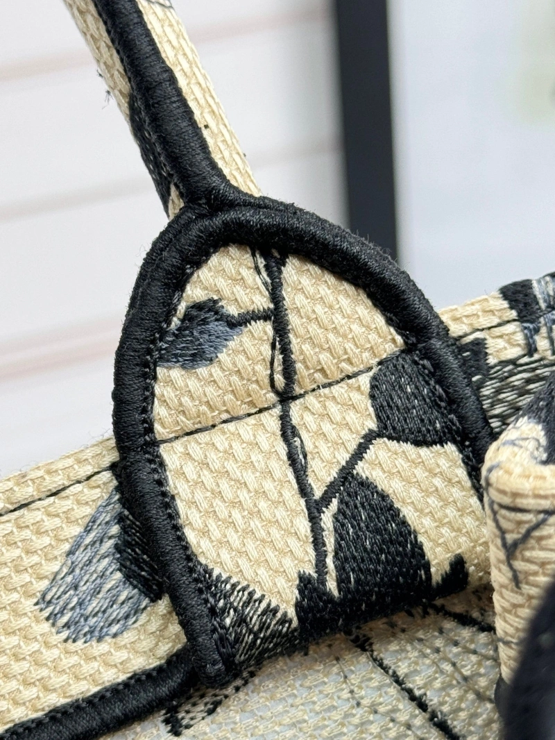 Comfortable Dxxr Shopping Bags 60967