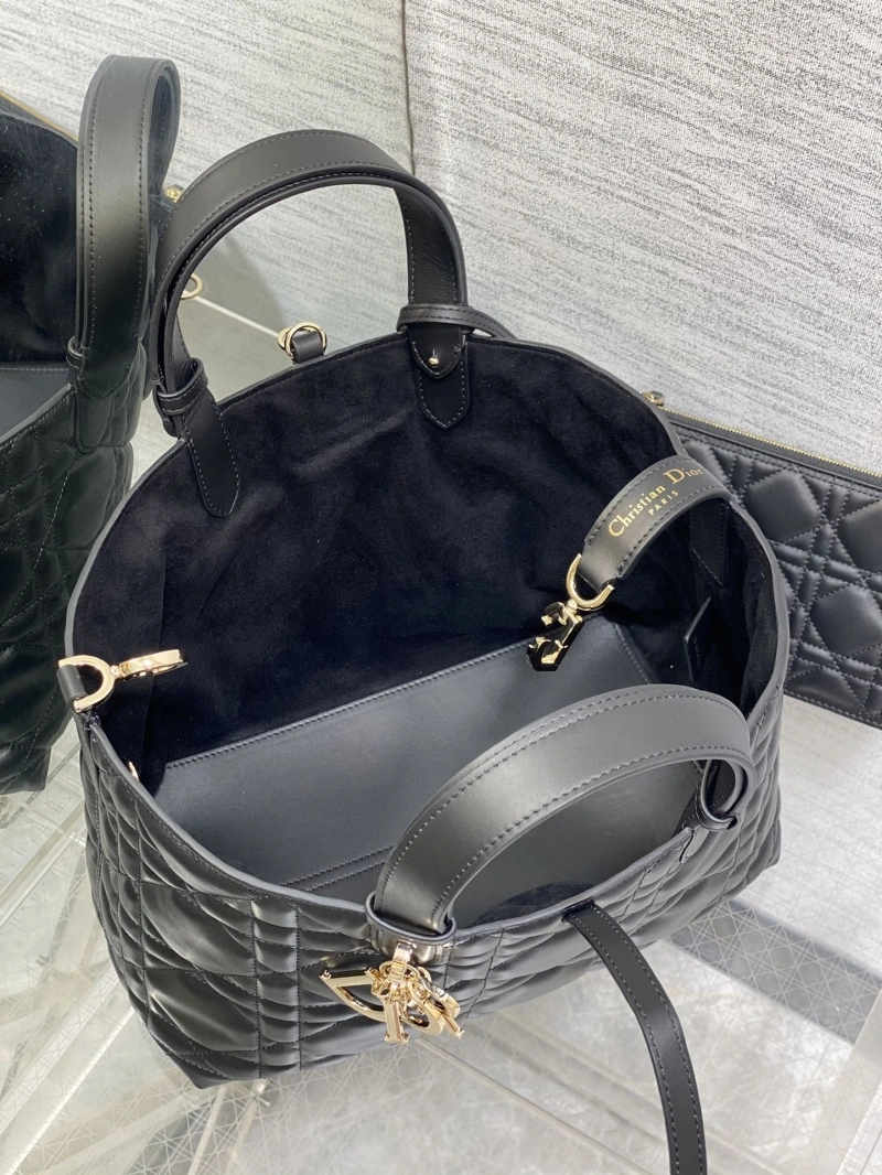 Versatile Dxxr Shopping Bags 60905