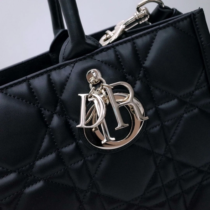 Minimalist Dxxr Shopping Bags 60899