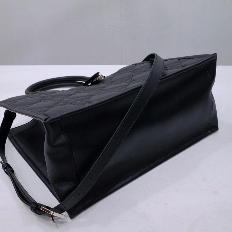 Minimalist Dxxr Shopping Bags 60899