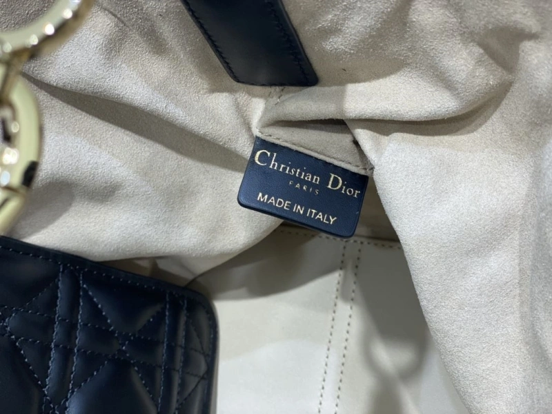 Comfortable Dxxr Shopping Bags 60876