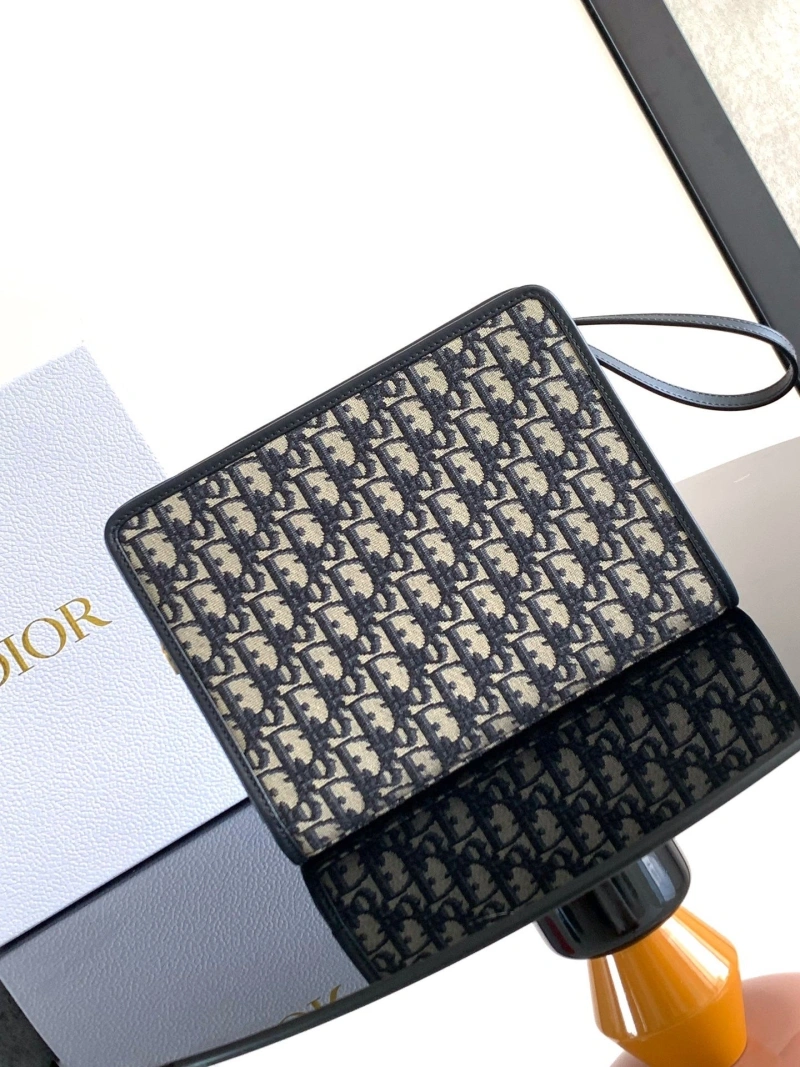 GoAnywhere Dxxr Clutch Bags 61024