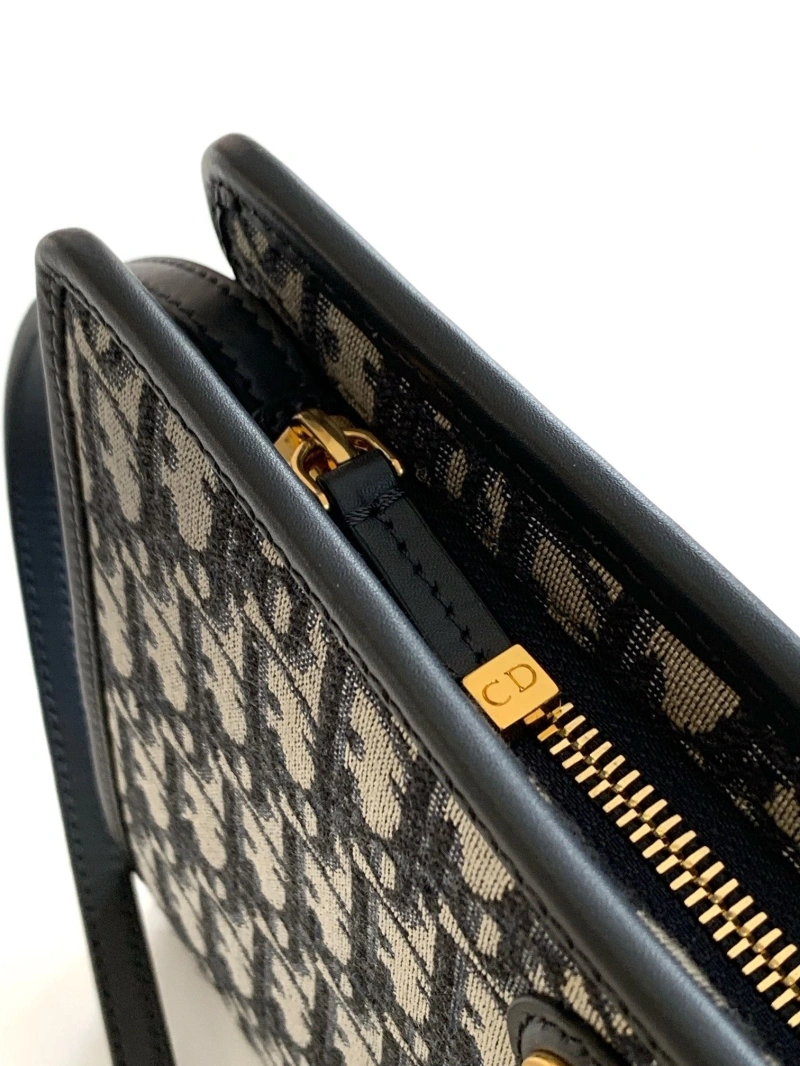 GoAnywhere Dxxr Clutch Bags 61024