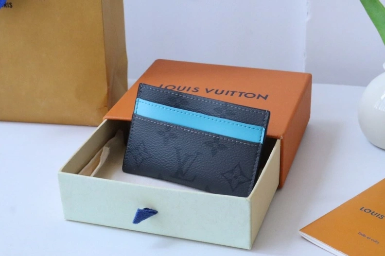 Sophisticated LX Wallets 17877