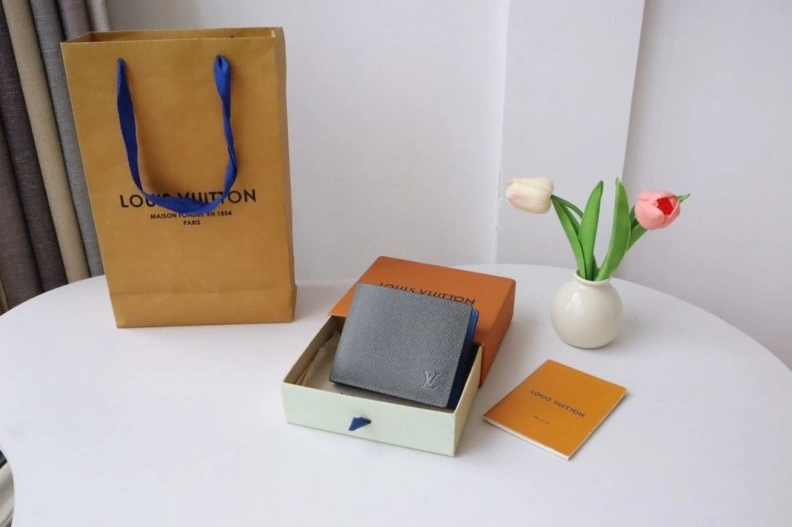 Sophisticated LX Wallets 17870