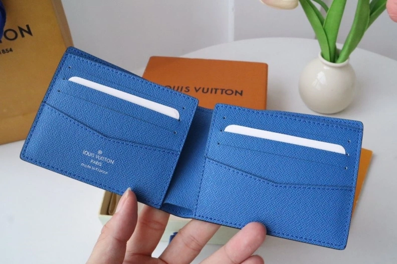 Sophisticated LX Wallets 17870