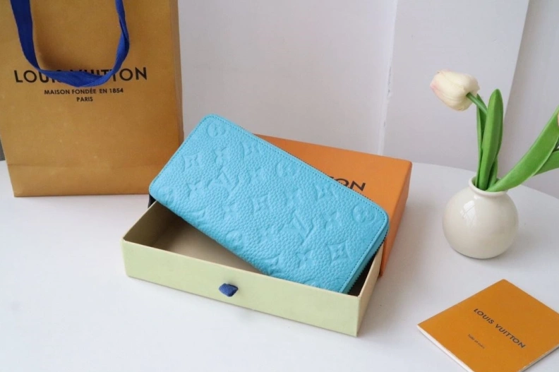 Breathable LX Wallets 17876