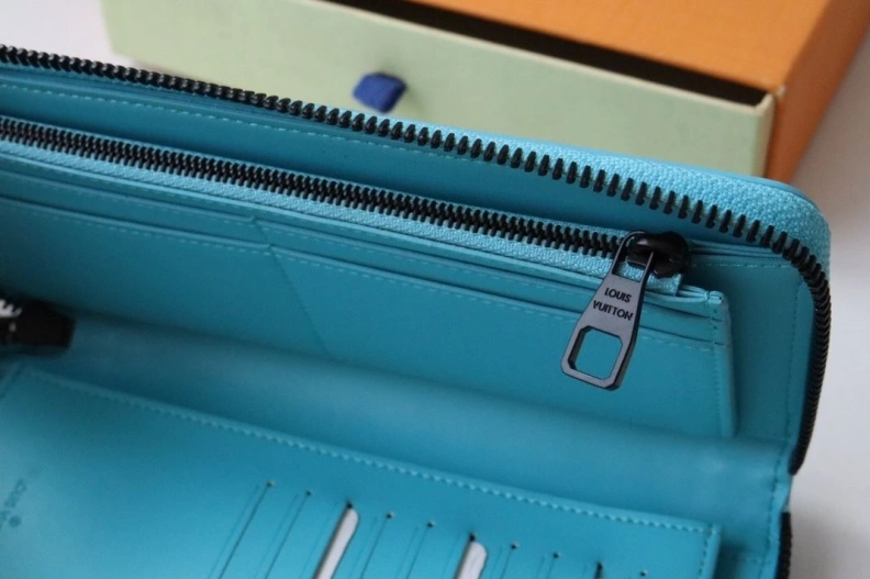 Breathable LX Wallets 17876