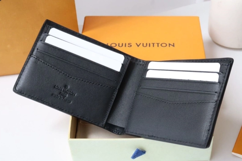 Classic LX Wallets 17848