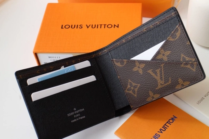 Versatile LX Wallets 17852