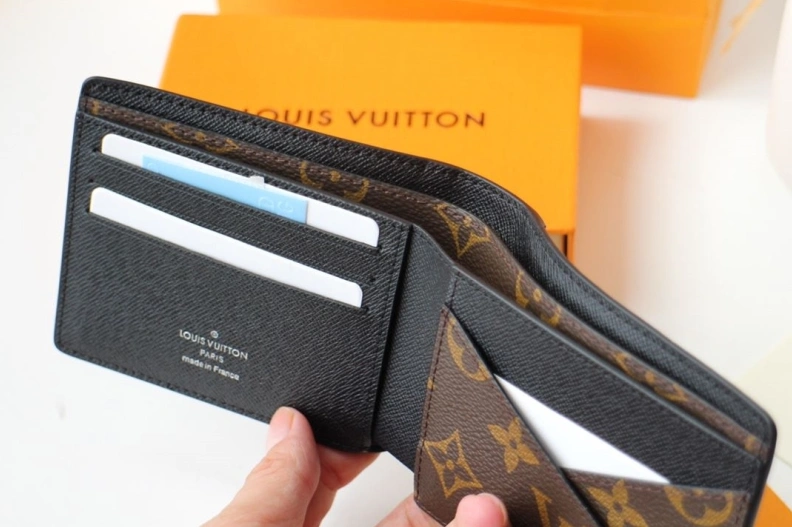 Versatile LX Wallets 17852