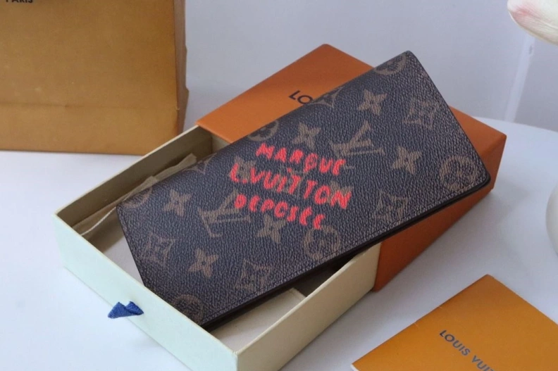 Trendsetting LX Wallets 17849