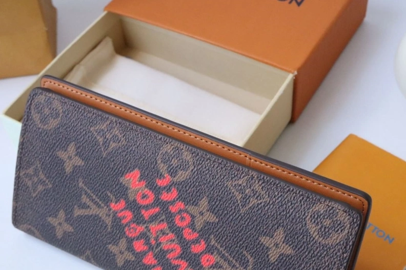 Trendsetting LX Wallets 17849