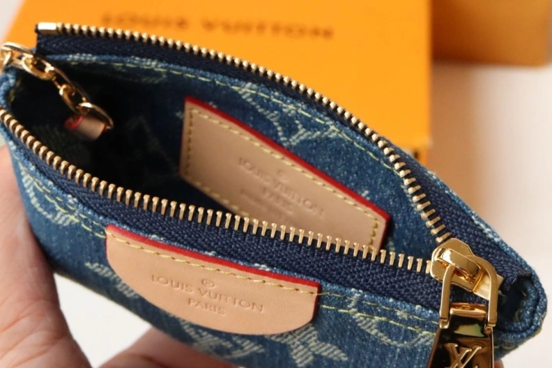 Trendsetting LX Clutch Bags 17913