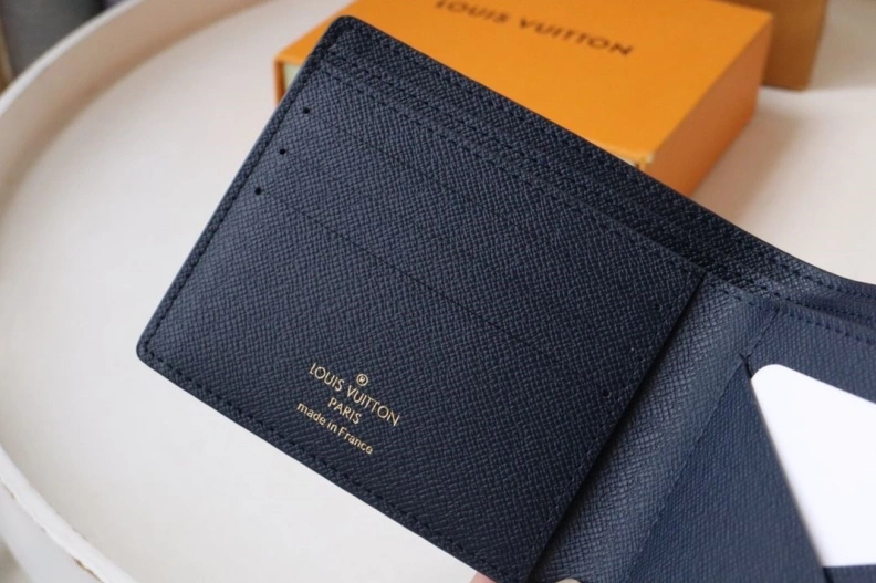 LX Wallets Comfortable 17854