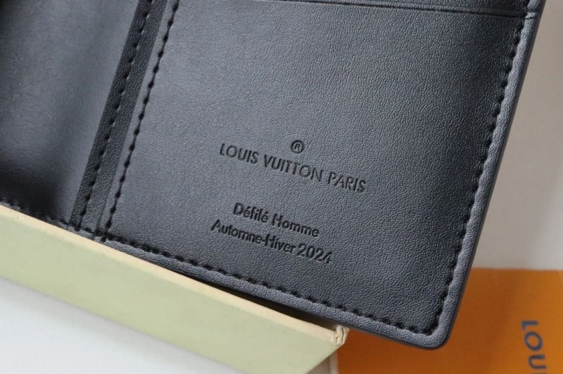 Modern LX Wallets 17834