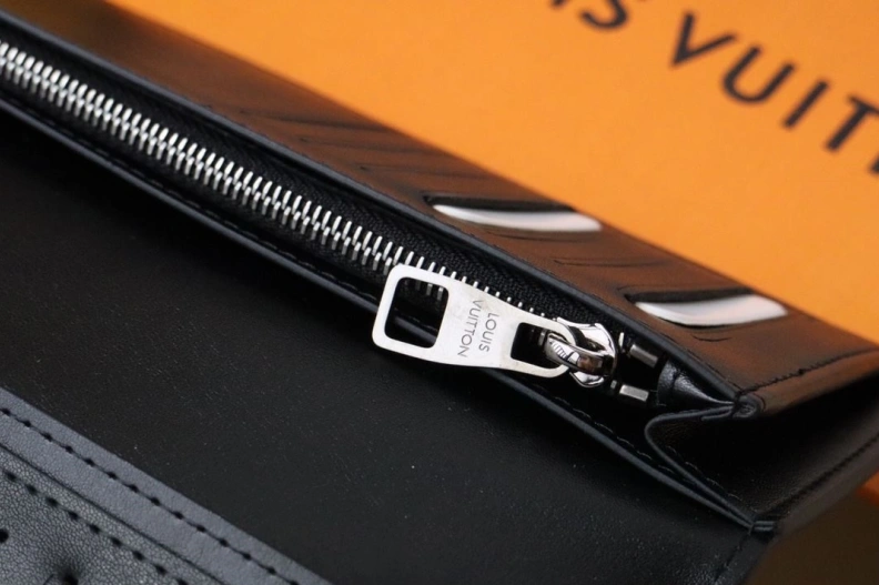 Modern LX Wallets 17834