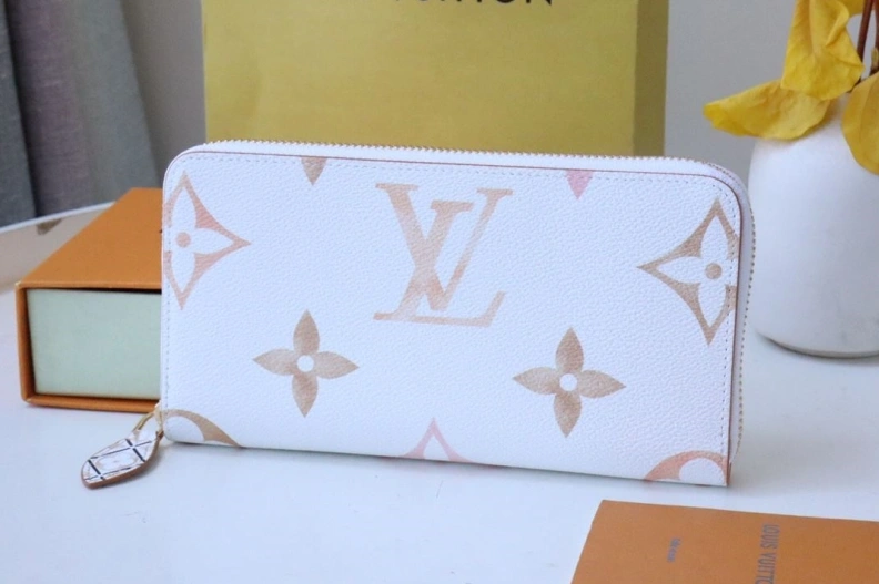 Breathable LX Wallets 17828