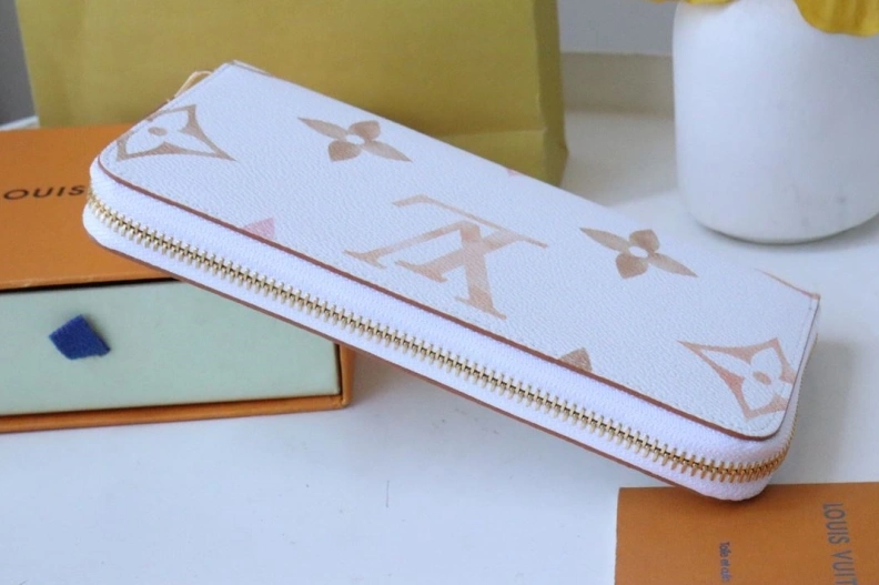 Breathable LX Wallets 17828