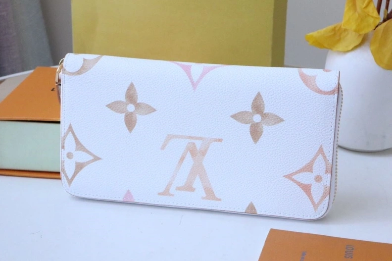 Breathable LX Wallets 17828